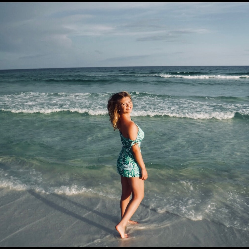 Meet your Posher, Laina